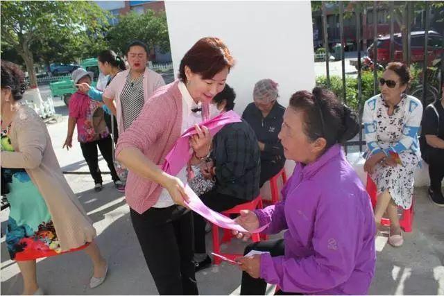 在同一室观世音菩萨和己故人照片可以并排放吗？游戏画面